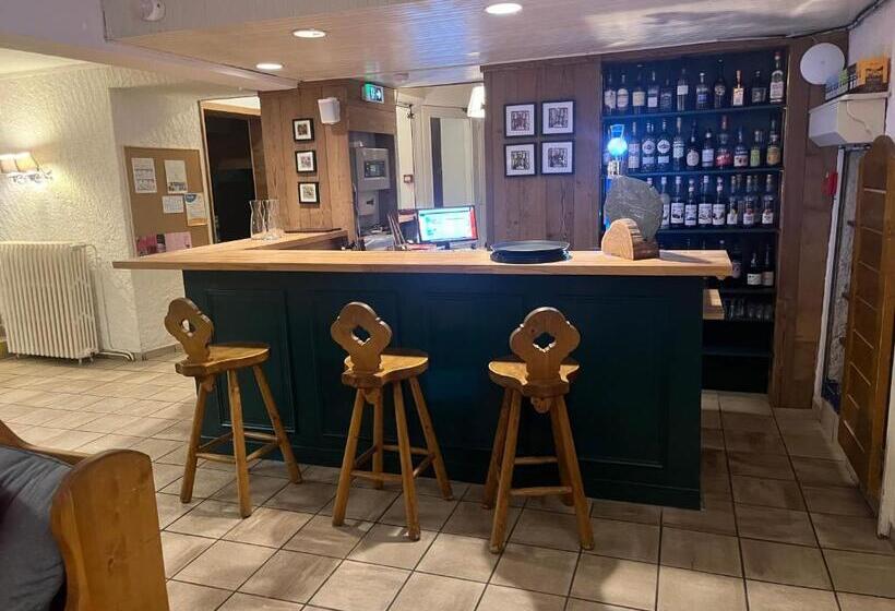 Отель Restaurant Le Clos