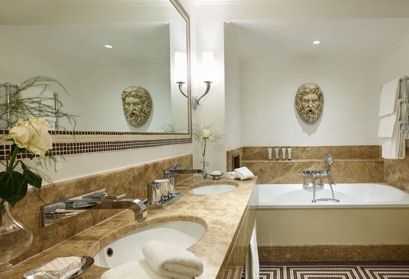 Rocco Forte Hotel De Russie