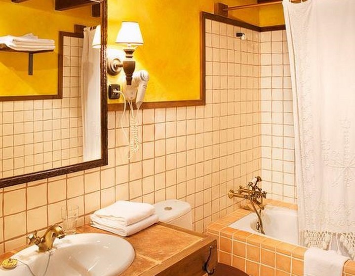 هتل روستایی La Corte De Lugas