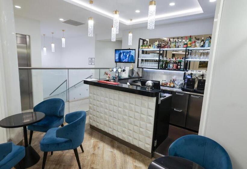 هتل Saint Christophe