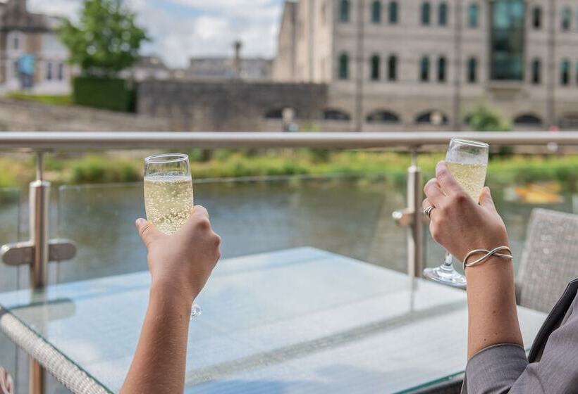 فندق The Riverside