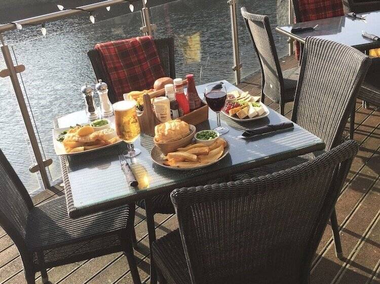 בית מלון כפרי The Riverside