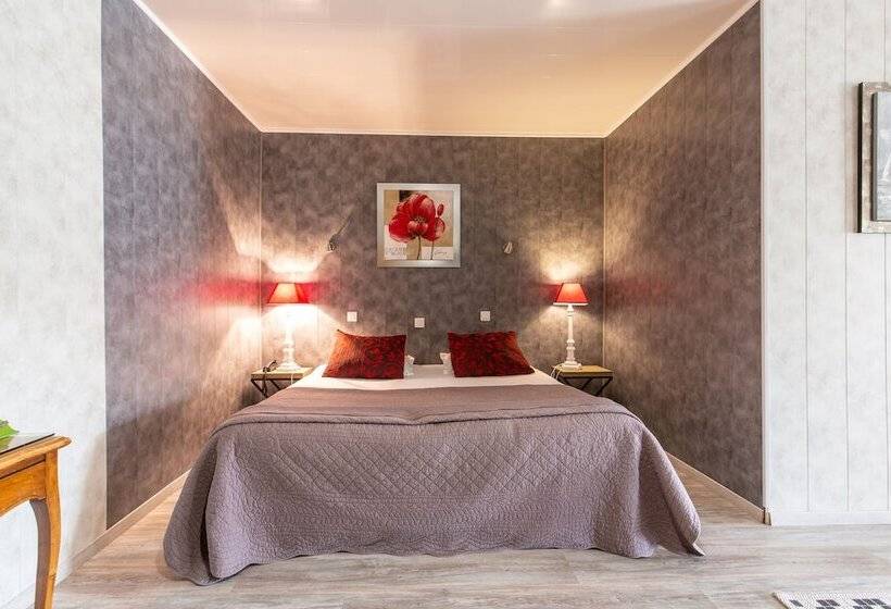 Отель Logis Hôtel Restaurant L Essille