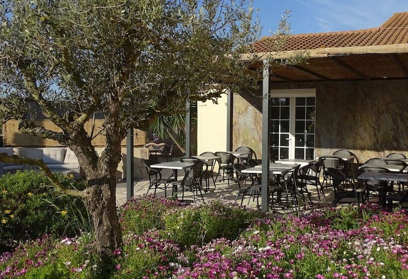 Отель Hôtel Des Granges