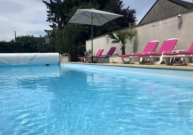 Logis Hotel Restaurant Le Cheval Blanc