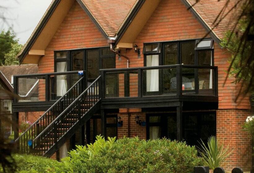 渡假胜地 Macdonald Elmers Court