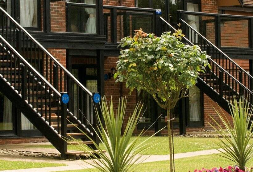 渡假胜地 Macdonald Elmers Court