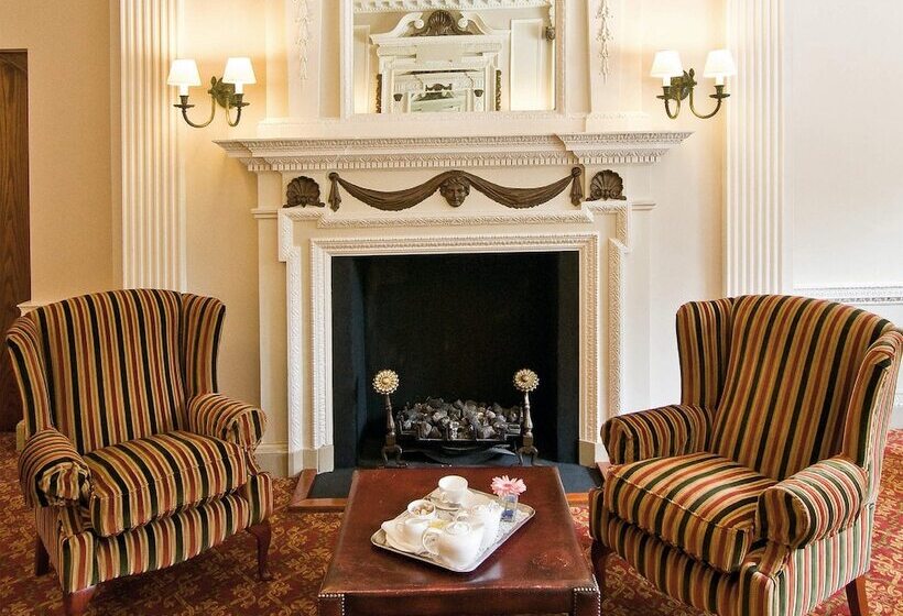 渡假胜地 Macdonald Elmers Court