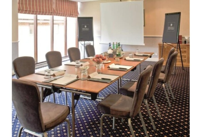 渡假胜地 Macdonald Elmers Court