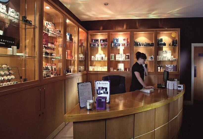 渡假胜地 Macdonald Elmers Court