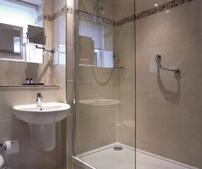 渡假胜地 Macdonald Elmers Court