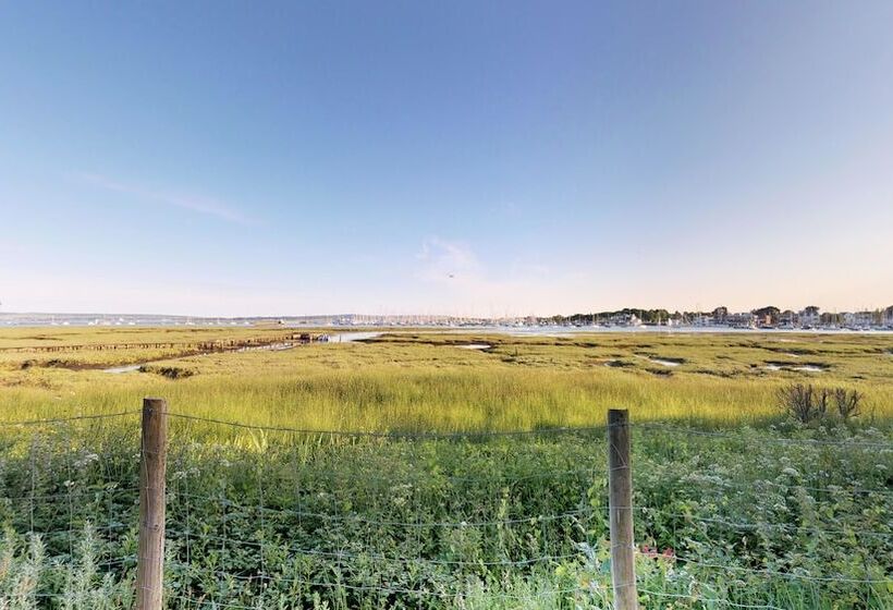 渡假胜地 Macdonald Elmers Court