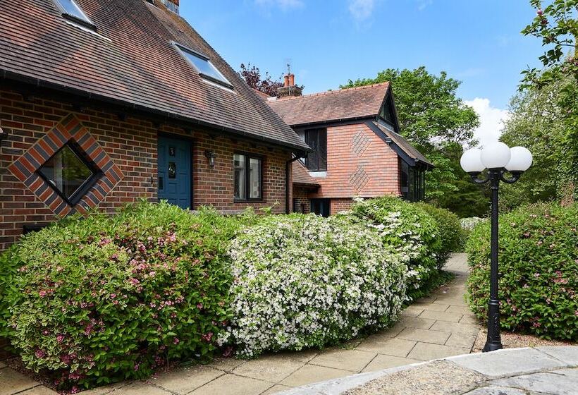 渡假胜地 Macdonald Elmers Court