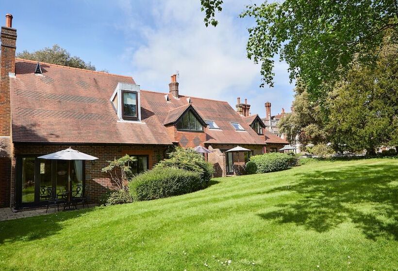 渡假胜地 Macdonald Elmers Court