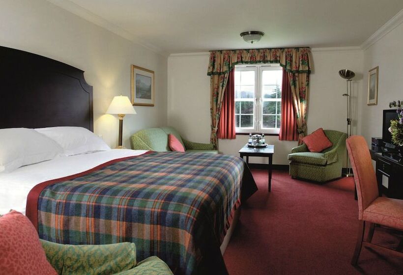 منتجع Macdonald Forest Hills