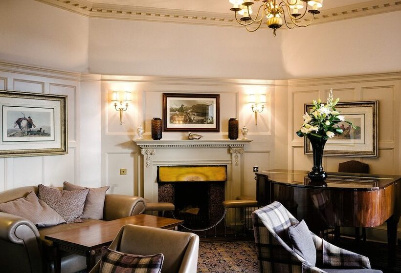 منتجع Macdonald Forest Hills