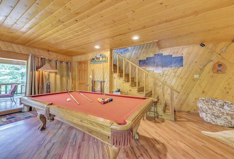 Unique  Bear Country Cabin  In Ruidoso W/ Hot Tub!