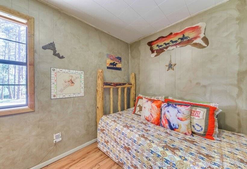 Unique  Bear Country Cabin  In Ruidoso W/ Hot Tub!