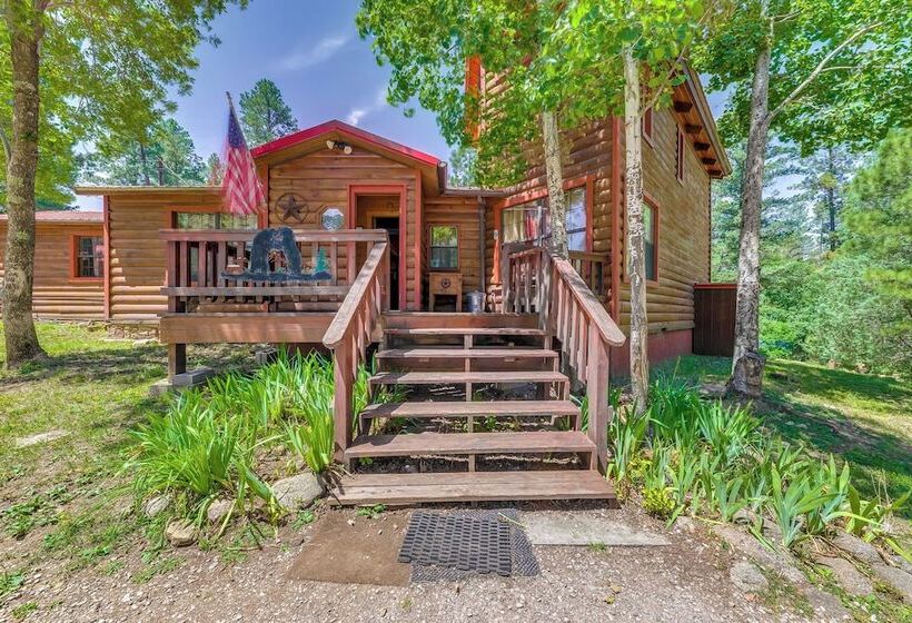 Unique  Bear Country Cabin  In Ruidoso W/ Hot Tub!