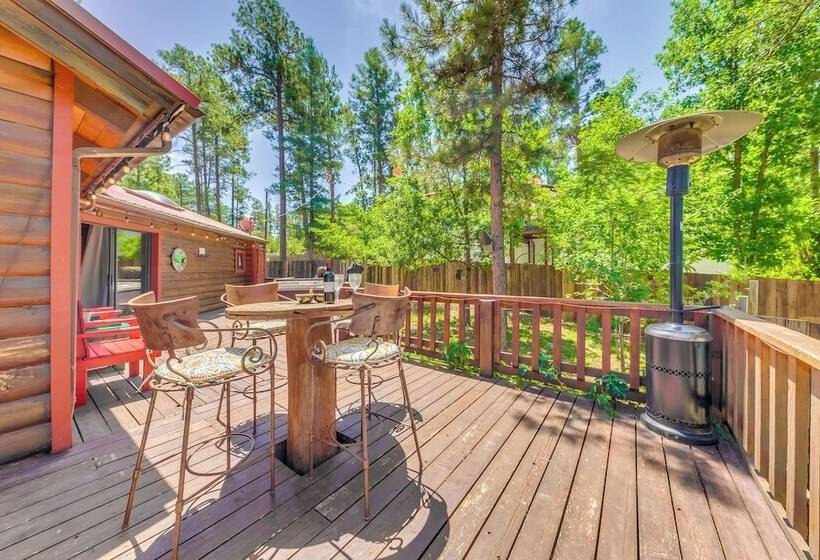 Unique  Bear Country Cabin  In Ruidoso W/ Hot Tub!