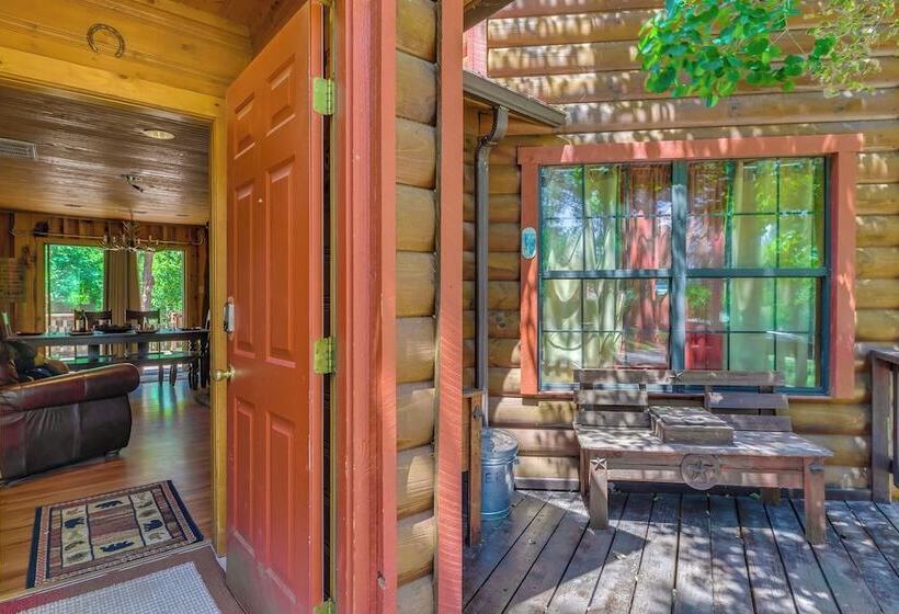 Unique  Bear Country Cabin  In Ruidoso W/ Hot Tub!