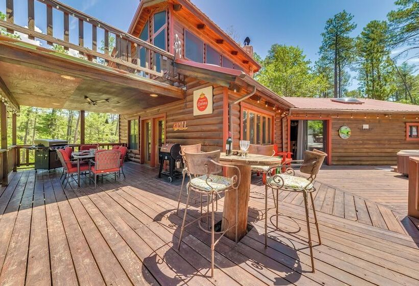 Unique  Bear Country Cabin  In Ruidoso W/ Hot Tub!