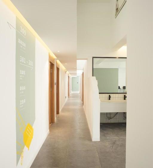 هتل Nea Bay Internation Youth Hostel