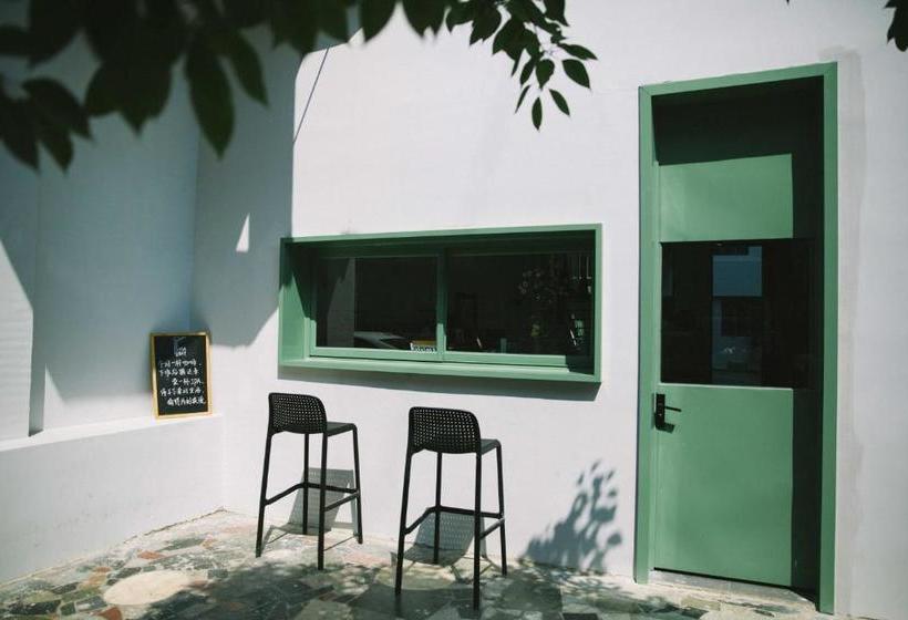 هتل Nea Bay Internation Youth Hostel