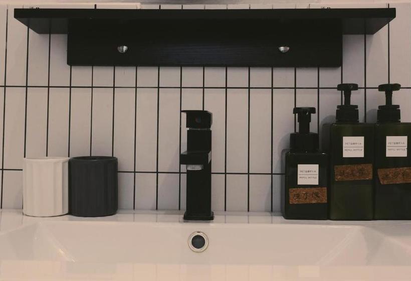 هتل Nea Bay Internation Youth Hostel