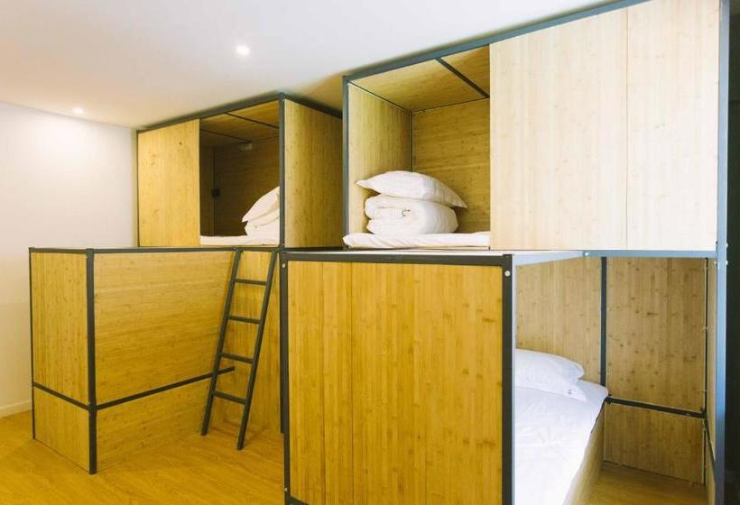 هتل Nea Bay Internation Youth Hostel