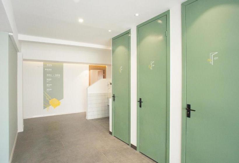 هتل Nea Bay Internation Youth Hostel