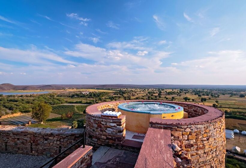 Отель Ramthara Fort