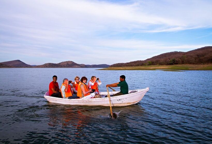 Отель Ramthara Fort