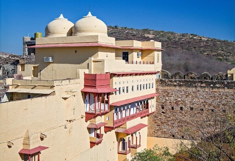 Отель Ramthara Fort