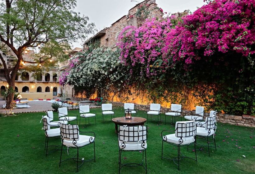 Отель Ramthara Fort