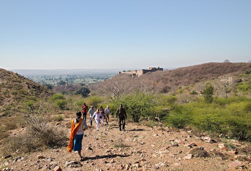 Отель Ramthara Fort