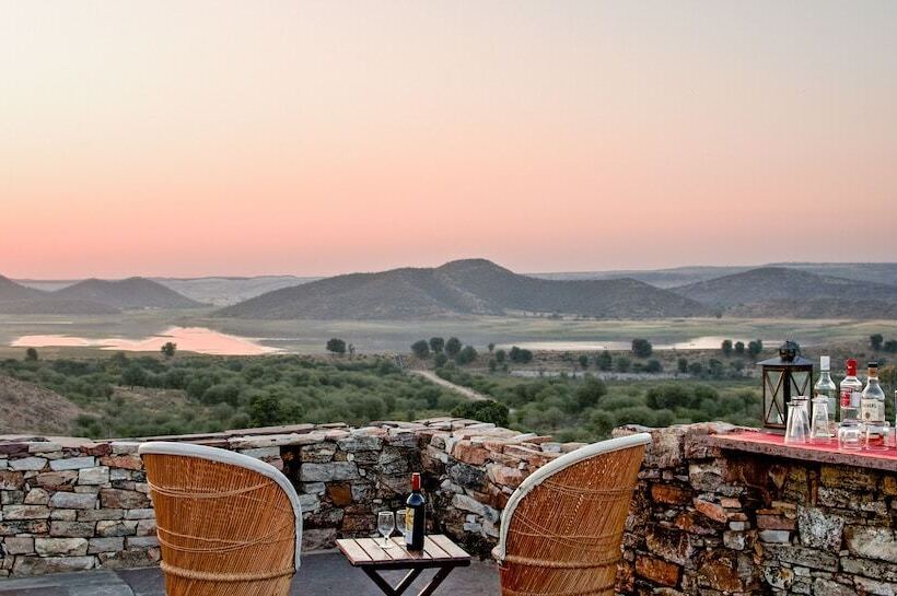 Отель Ramthara Fort