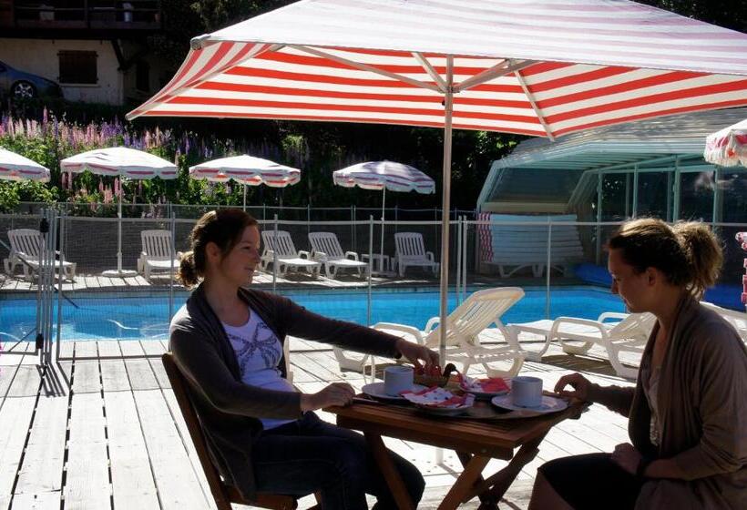 בית מלון כפרי Adret