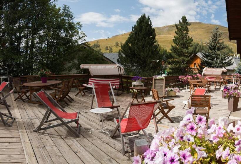 בית מלון כפרי Adret