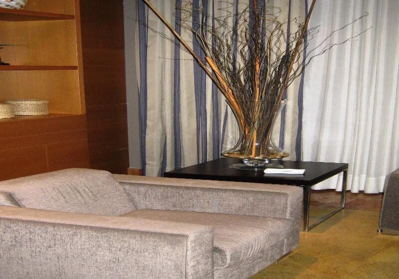 בית מלון כפרי Aroi Bierzo Plaza