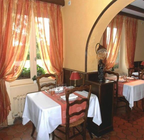 فندق Auberge D Andaines