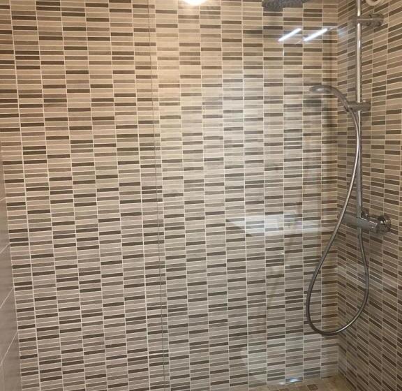 בית מלון כפרי Auberge De L Abbaye Cruis