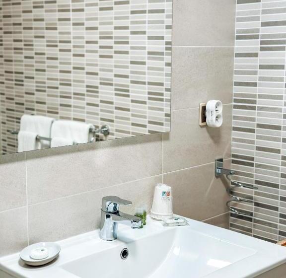 בית מלון כפרי Auberge De L Abbaye Cruis