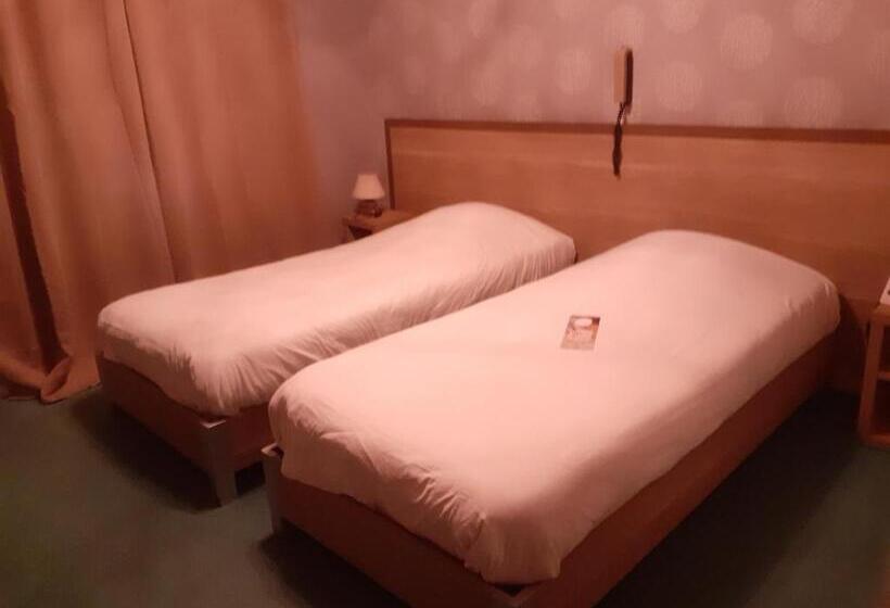 ホテル Hôtel Auberge De La Bonde Logis