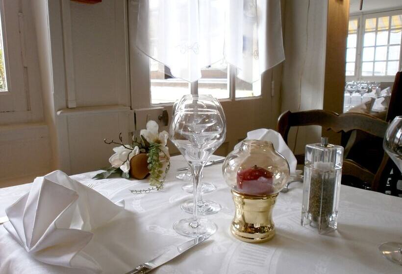 호텔 Auberge Du Cheval Blanc