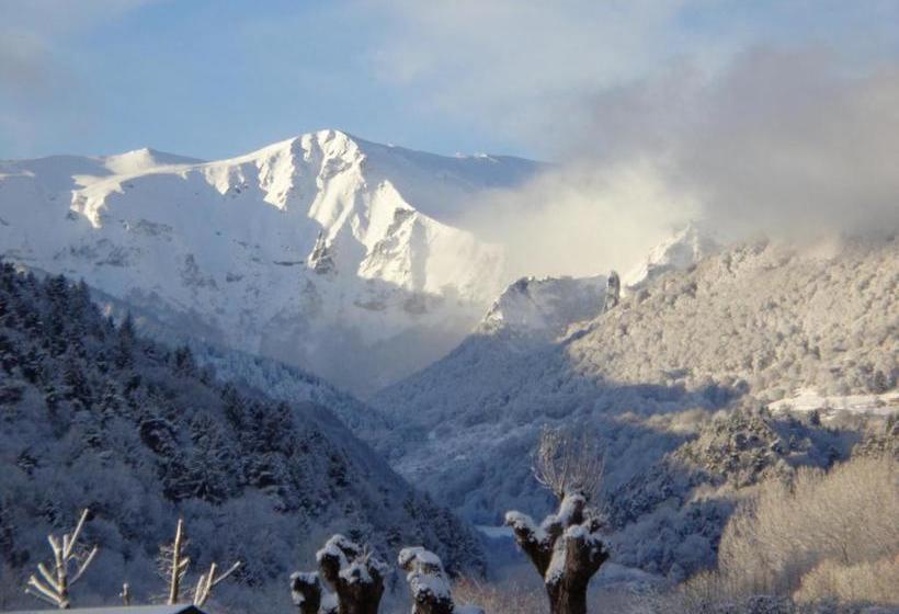 בית מלון כפרי Logis Hôtel Le Beau Site