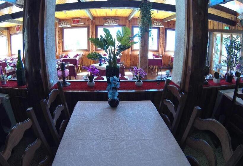 فندق Boustigue Hôtel   Restaurant