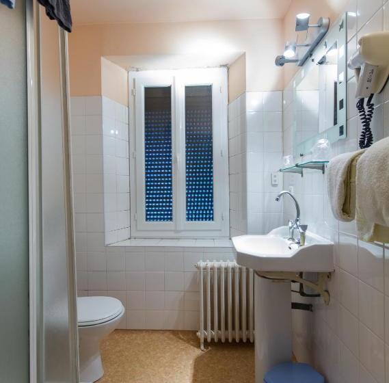 Отель A La Maison Hôtel Restaurant