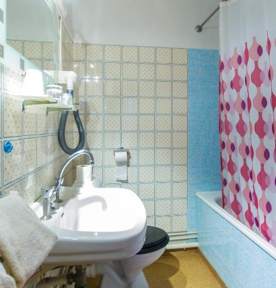 Отель A La Maison Hôtel Restaurant