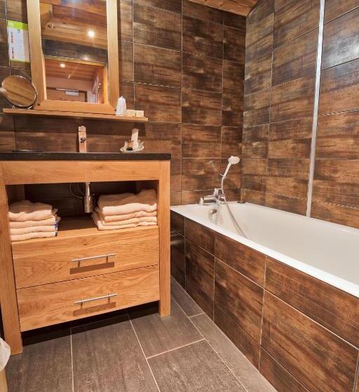 فندق Chalet Hôtel Du Mont Charvin & Spa